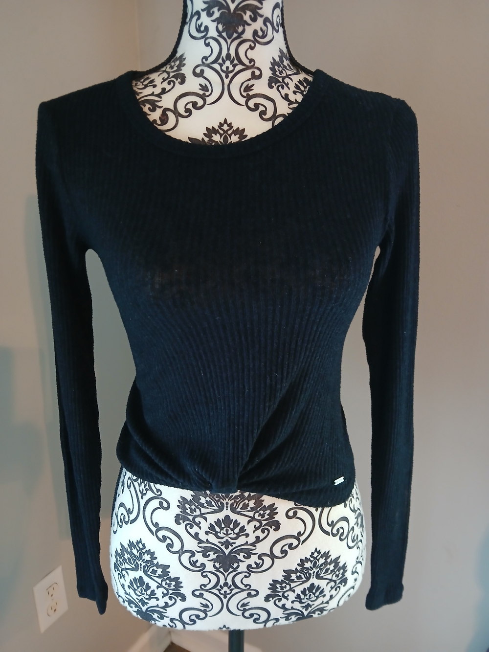 Hollister Black Ribbed Long-Sleeve Twist Front Top